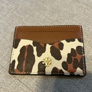 Tory Burch Emerson Printed Slim Card Case Wallet In Leopard Print